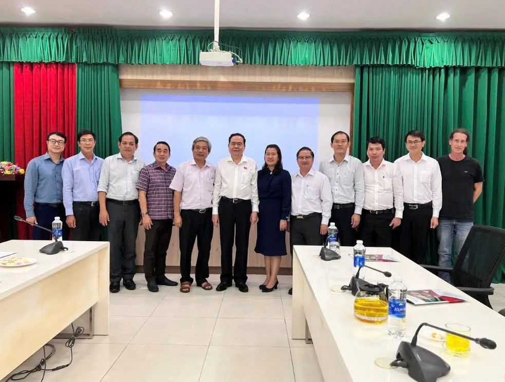 Tiếp Đoàn công tác của đồng chí Trần Thanh Mẫn, Ủy viên Bộ Chính trị, Phó Chủ tịch Thường trực Quốc hội đến thăm và làm việc tại vườn ươm Công nghệ Công nghiệp Việt Nam – Hàn Quốc